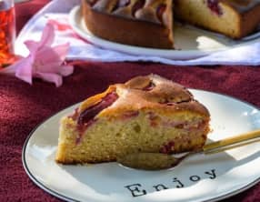 Gâteau épicé aux prunes et au miel