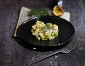 Carpaccio de noix de St-Jacques concombre et fruit de la passion