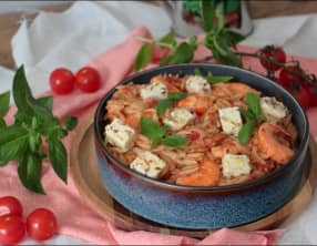 Risoni aux crevettes, tomates et feta marinée