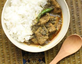 Curry d'agneau au thé fermenté