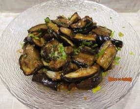 Aubergines grillées en sauce sweet chili à l'ail