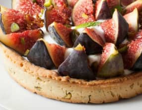 Tarte aux figues sur fond de pate sablée à la pistache