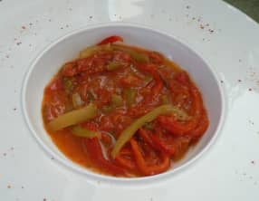 Piperade aux poivrons et au piment d’Espelette