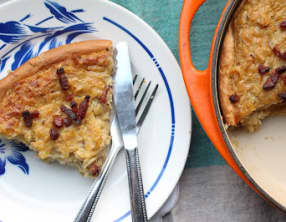 Tarte aux oignons sur pâte briochée à l'allemande