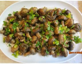 Champignons au four au beurre et à l'ail