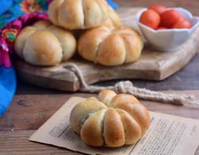 Pains moelleux farcis à la viande hachée