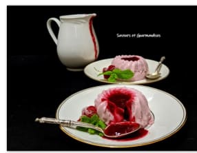 Panna Cotta rose au coulis de framboises