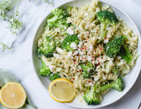 Pâtes au brocoli, feta et citron