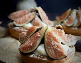 La tartelette briochée aux figues touche de framboise
