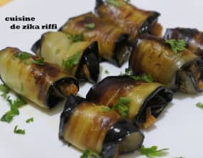 Rouleaux d'aubergines farcis de purée de piments forts et doux à l'ail