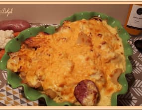Gratin de chou-fleur, pommes de terre, carottes, à la saucisse de Morteau et curcuma