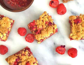 Barres crumble aux framboises et Halva