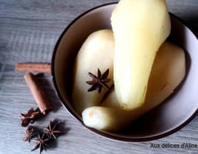 Poires pochées au sirop d'épices