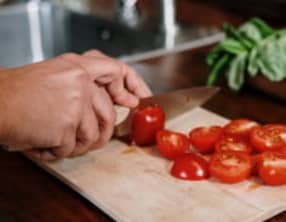 Terrine de pommes de terre aux deux olives et caviar de tomates confites