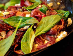 Oignons rouges rôtis