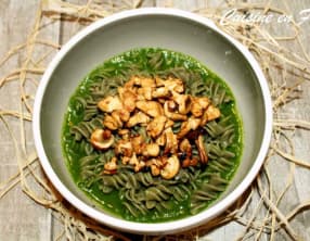 Fusilli semi-complète à l’ail des ours et champignons