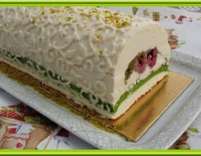 Bûche chocolat blanc, framboises, pistaches