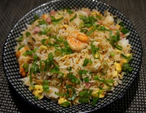 Riz cantonnais aux crevettes et jambon