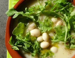 Haricots blancs, pâtes et roquette
