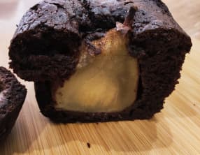Cake chocolat poires pochées au café