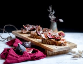 Tartines aux figues rôties