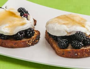 Tartine chèvre, mûre et miel