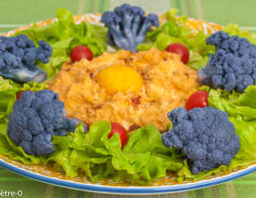 Oeufs nuage au chorizo, salade de chou fleur