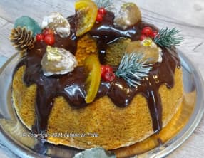 Gâteau de Noël à la crème de marron, glaçage chocolat noir