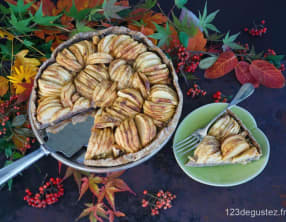 Tarte aux pommes épicée aux noix