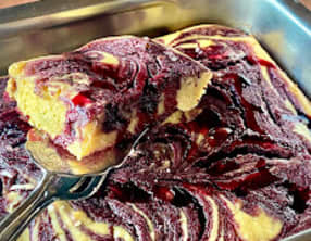 Gâteau pancake au beurre de cacahuète et sureau