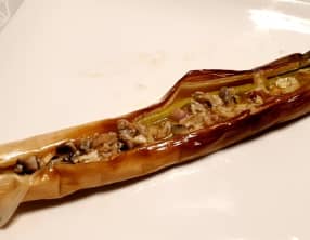 Poireau rôti et huîtres en salade