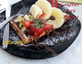 Gaufres aux épices fraises ananas et chocolat