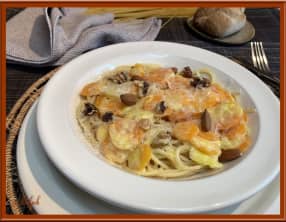 Spaghetti à la fondue de poireaux et carottes