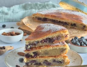 Galette des rois vegane à l'amande et à la myrtille