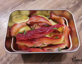 Salade de pomme de terre, gravlax et crème de curry