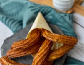 Churros salés au curcuma et ketchup épicé