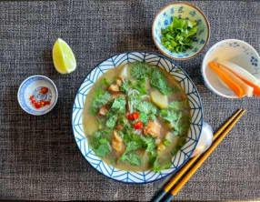 Soupe de nouilles aux christophines