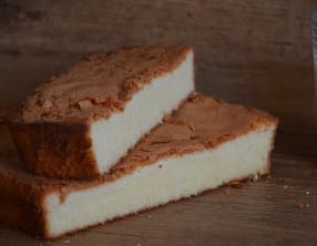 Gâteau moelleux au lait chaud