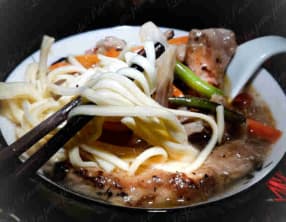 Soupe de nouilles au porc