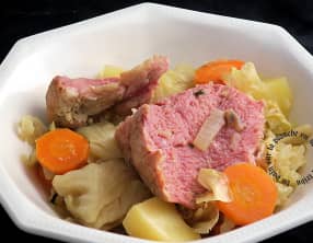 Potée au chou et à la palette de porc demi-sel