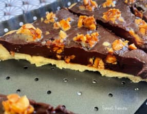 La tarte au chocolat et nougat-pays