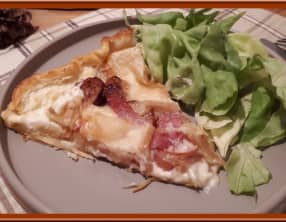 Tarte à la saucisse de Toulouse, bacon et fromage à raclette