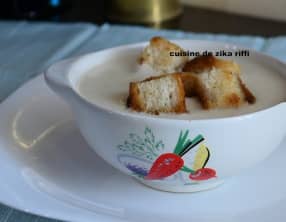 Soupe de navets africaine à l'ail