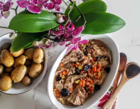 Lapin à la bière et aux pruneaux