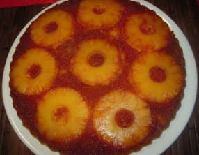 Gâteau à l'ananas caramélisé