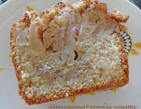 Gâteau yaourt pommes noisettes