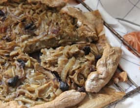 Tarte aux oignons et olives façon pissaladière