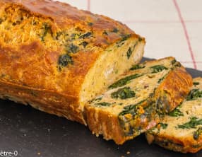 Cake salé aux maquereaux et aux épinards