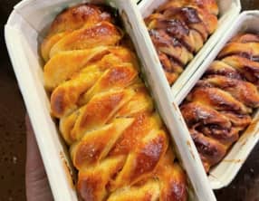 Le pain au beurre à la confiture