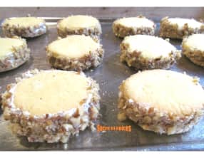 Sablés fourrés à la meringue aux noix